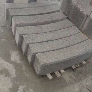 吉安芝麻白弧形路牙石