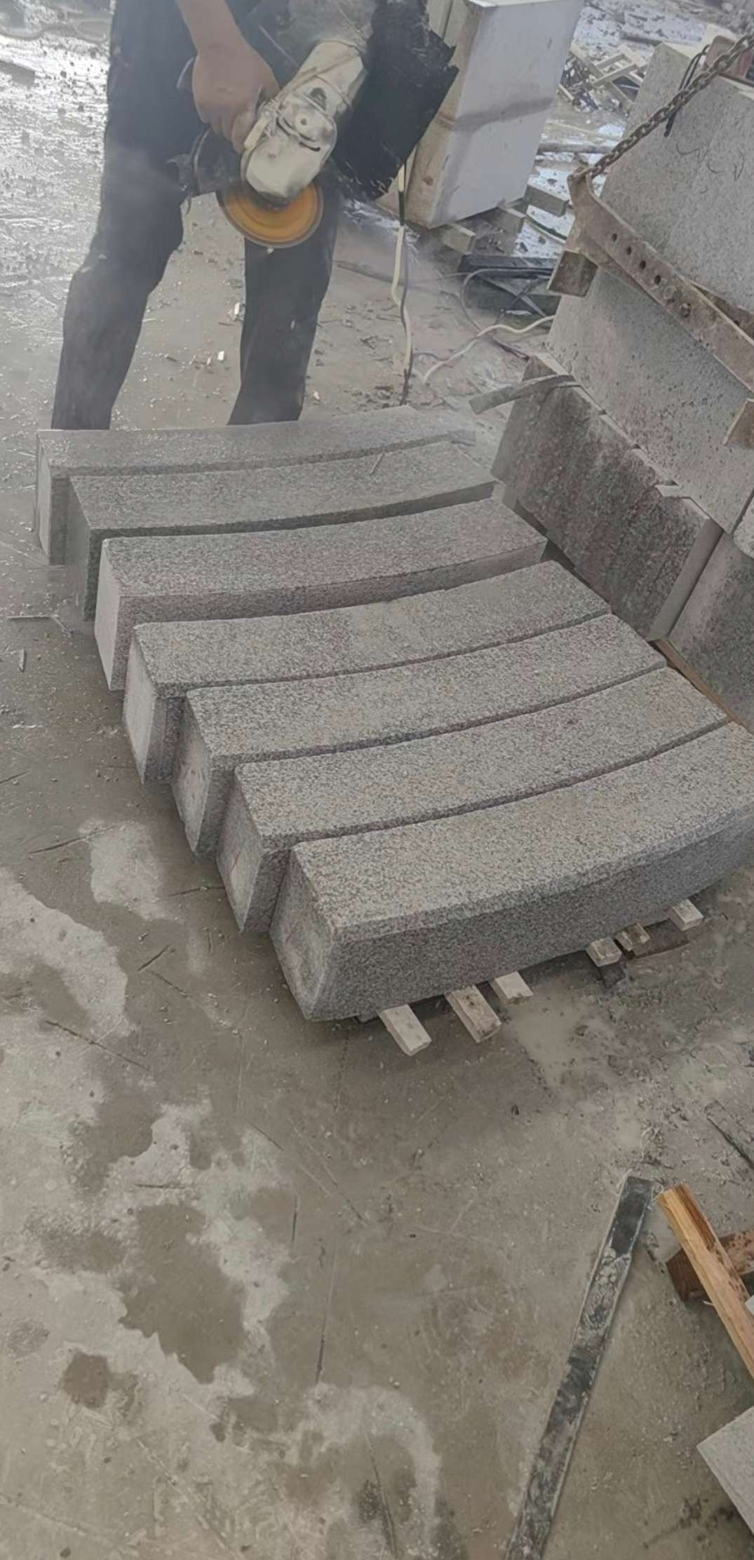 吉安芝麻白弧形路牙石
